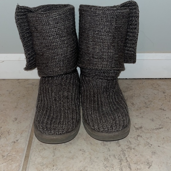 Grey Knit Uggs - Picture 3 of 5